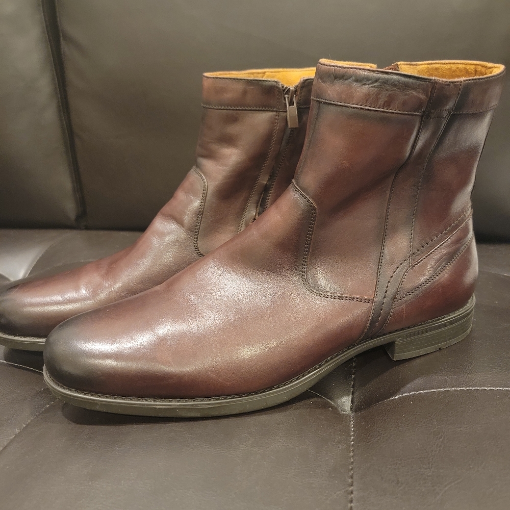 Florsheim Men's Leather Boots Size 12. In Good Condition without Box.
